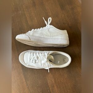 Nike big kid 7Y sneakers